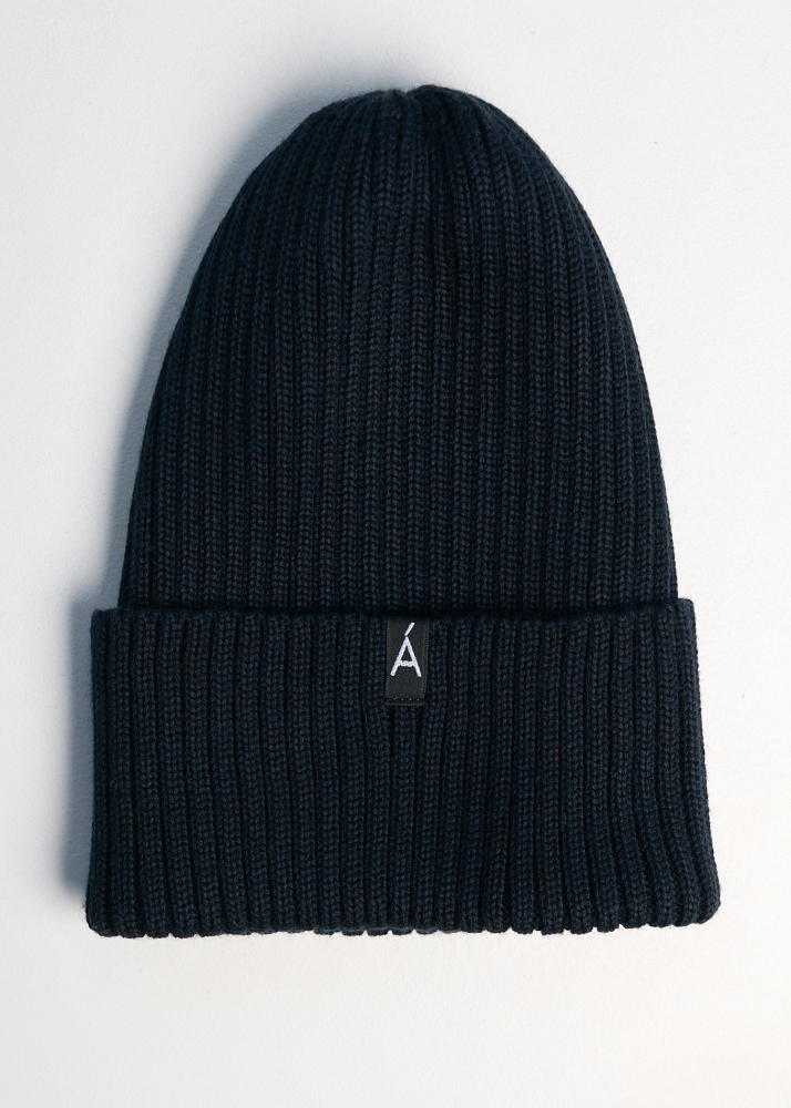 Шапка синяя ALÁBEL