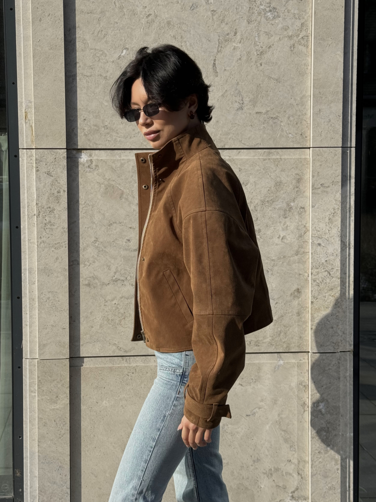 Косуха из замши коричневая ALÁBEL